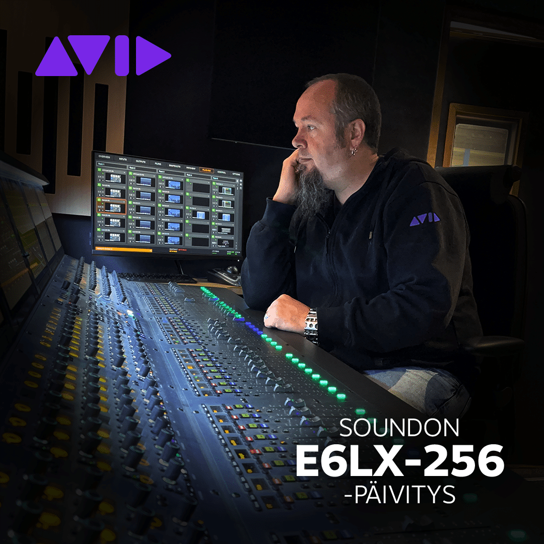 Timo Virtanen istuu Soundonin Avid VENUE | S6L-48D -mikserin äärellä. Teksti: Soundon E6LX-256 -päivitys